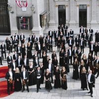 Tonkünstler-Orchester vor dem Wiener Musikverein (c) Martina Siebenhandl
